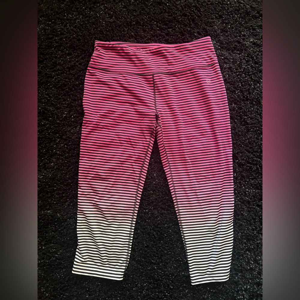 VOGO Athletico Ombre Pink/White Striped Workout Leggings – Size Medium